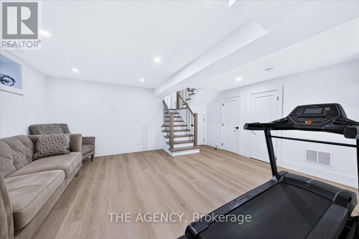 259 Rumble Avenue, Richmond Hill, ON