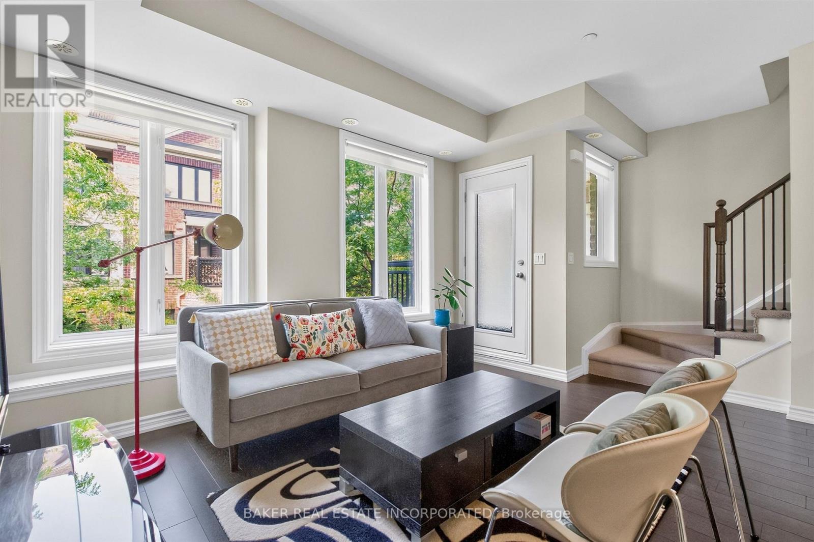 Living Room - Th 31 - 120 Twenty Fourth Street, Toronto, ON