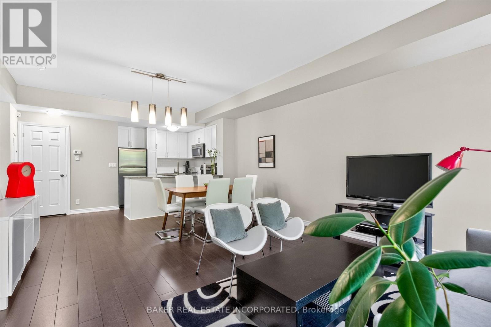 Open Concept - Th 31 - 120 Twenty Fourth Street, Toronto, ON