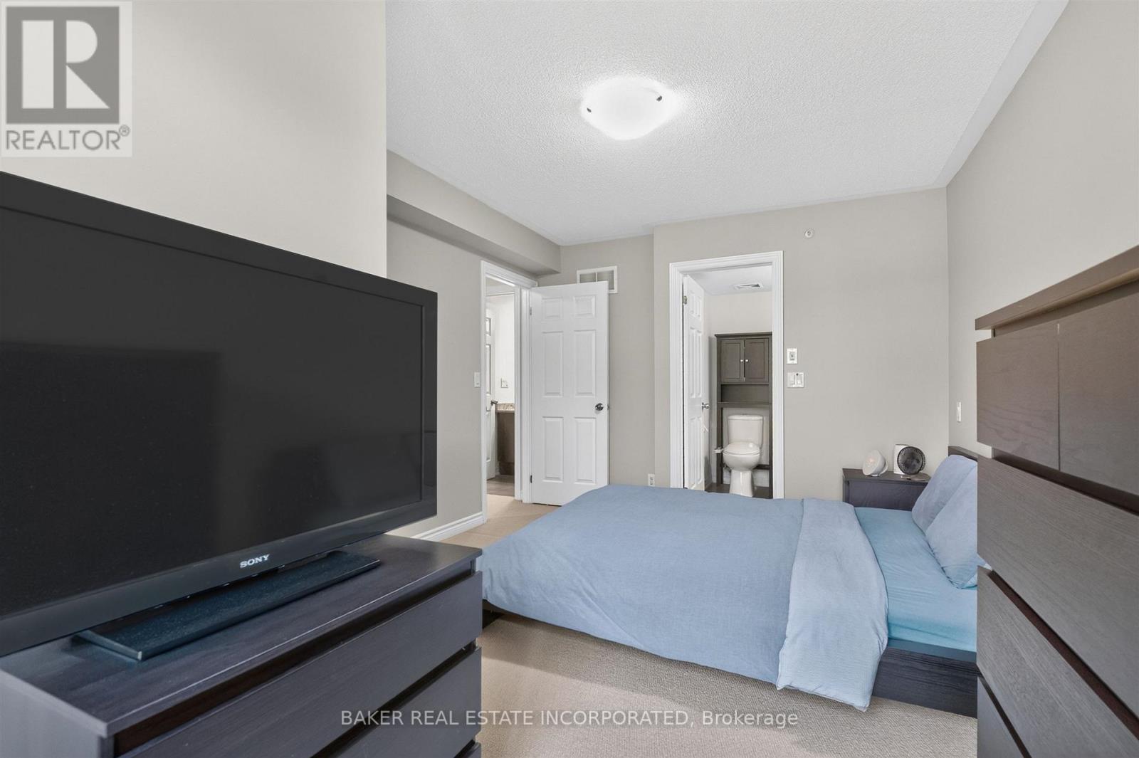 Primary Bedroom - Th 31 - 120 Twenty Fourth Street, Toronto, ON