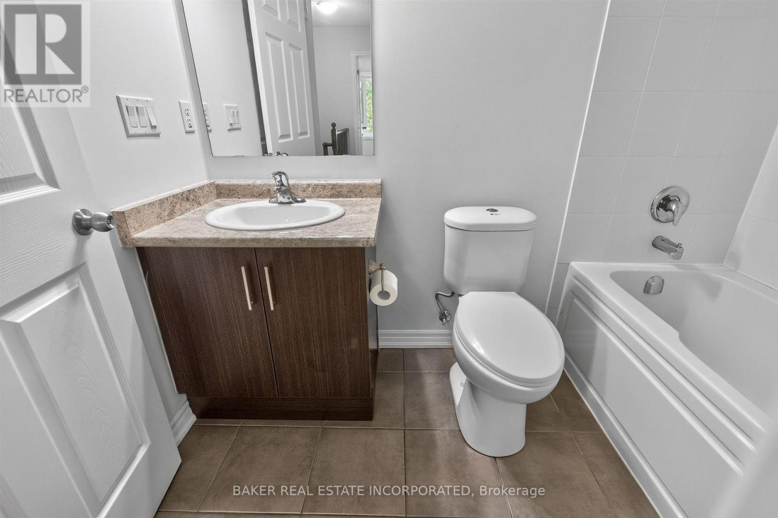 Bathroom - Th 31 - 120 Twenty Fourth Street, Toronto, ON