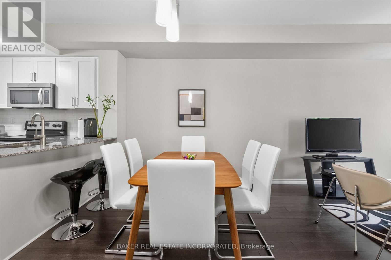 Dining Room - Th 31 - 120 Twenty Fourth Street, Toronto, ON