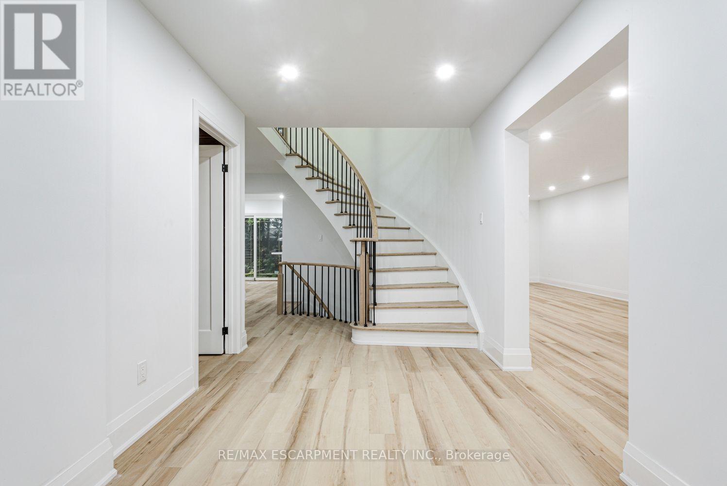 2104 Mississauga Road, Mississauga, ON