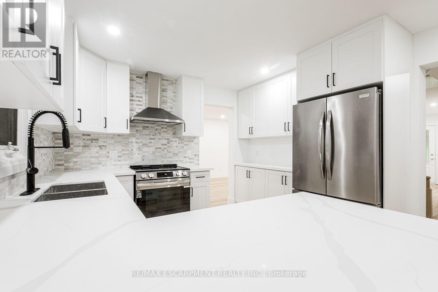 2104 Mississauga Road, Mississauga, ON