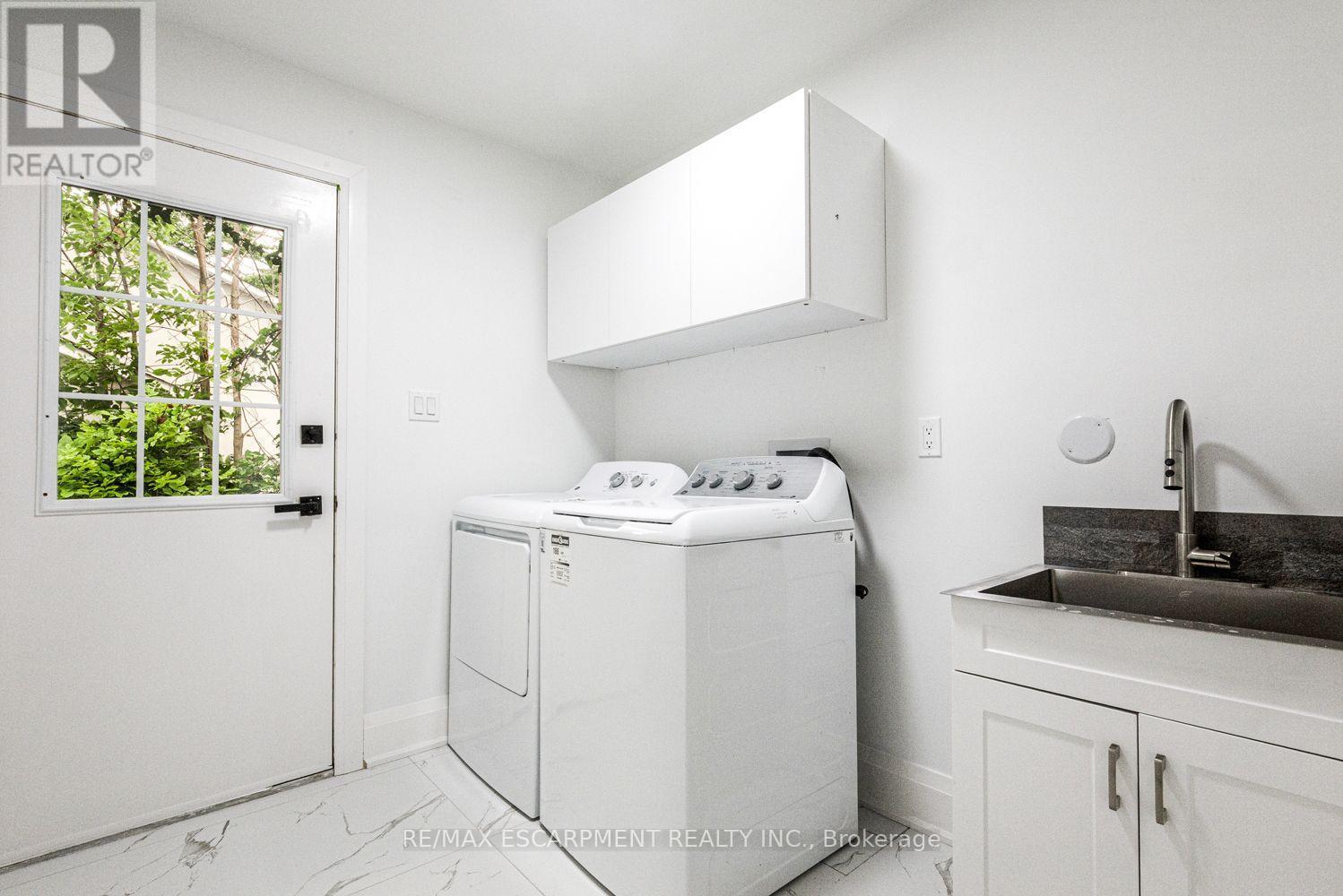 2104 Mississauga Road, Mississauga, ON