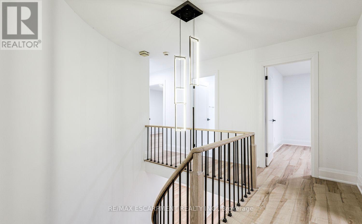 2104 Mississauga Road, Mississauga, ON