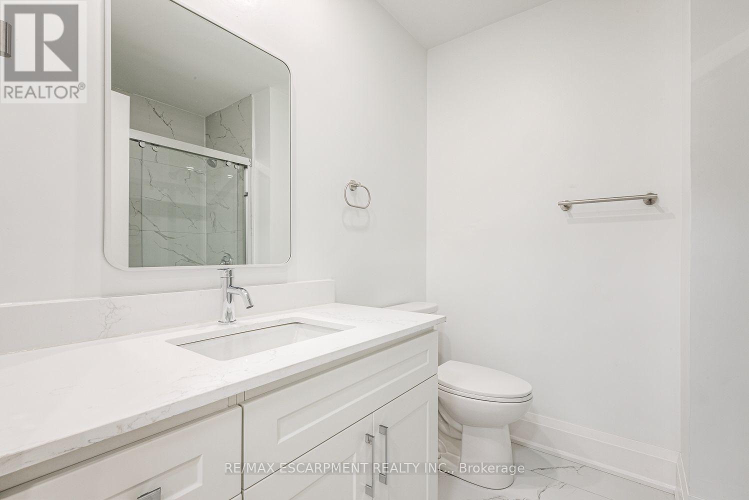 2104 Mississauga Road, Mississauga, ON