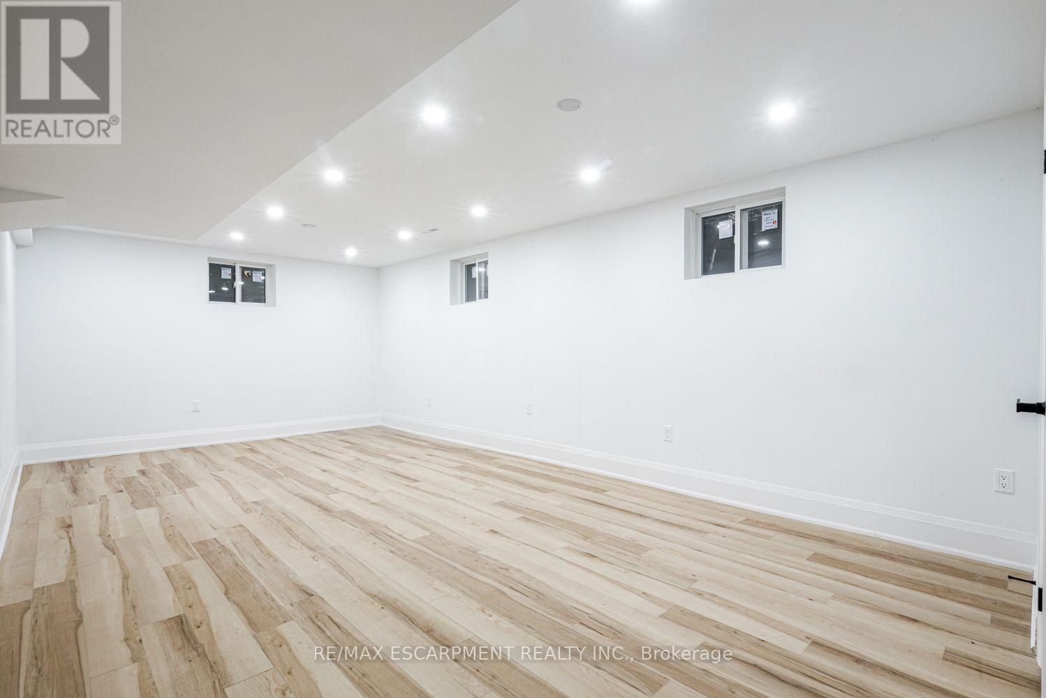 2104 Mississauga Road, Mississauga, ON