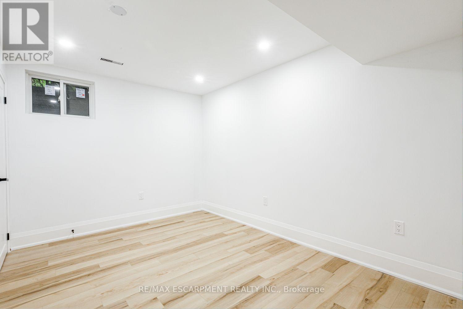 2104 Mississauga Road, Mississauga, ON