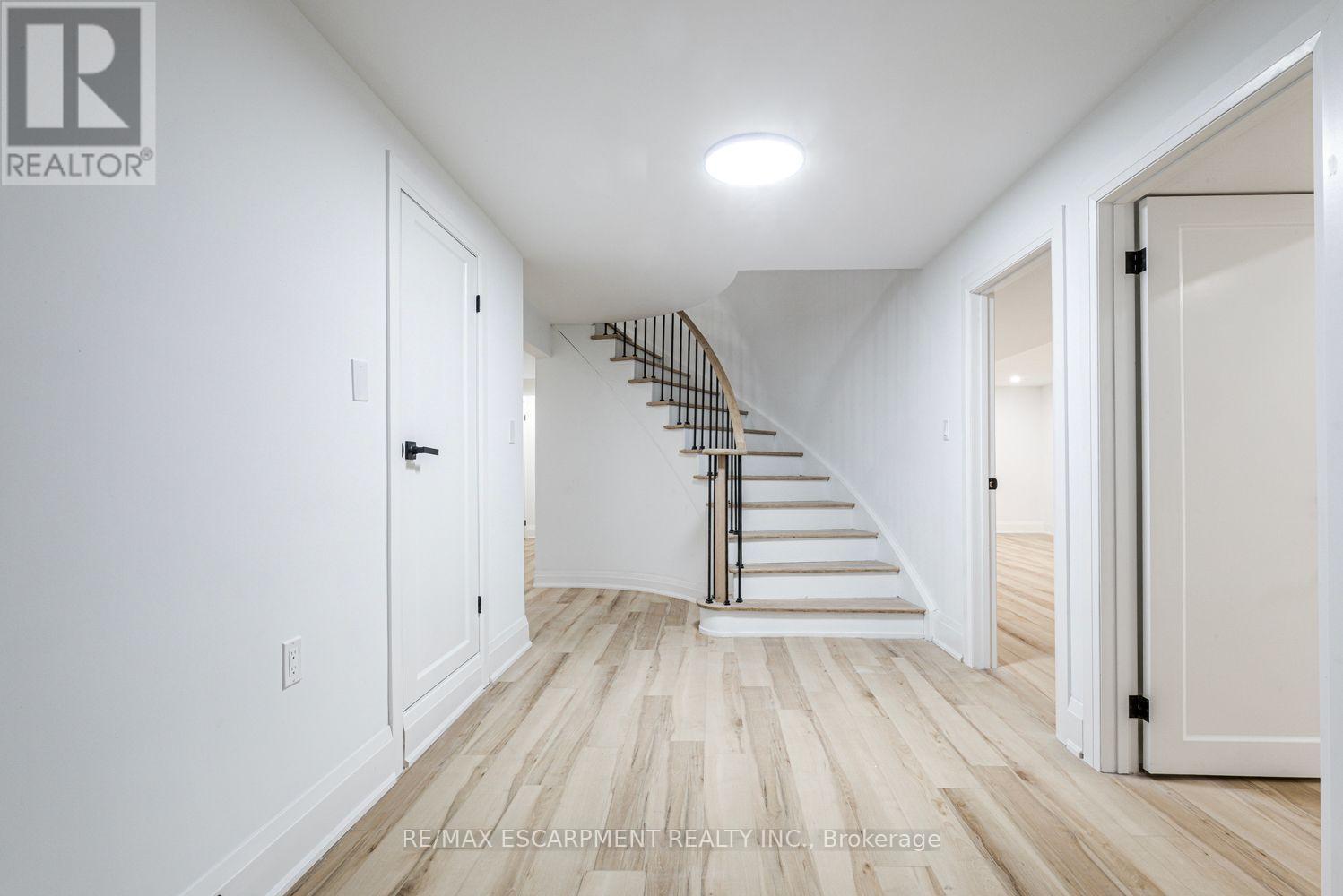 2104 Mississauga Road, Mississauga, ON