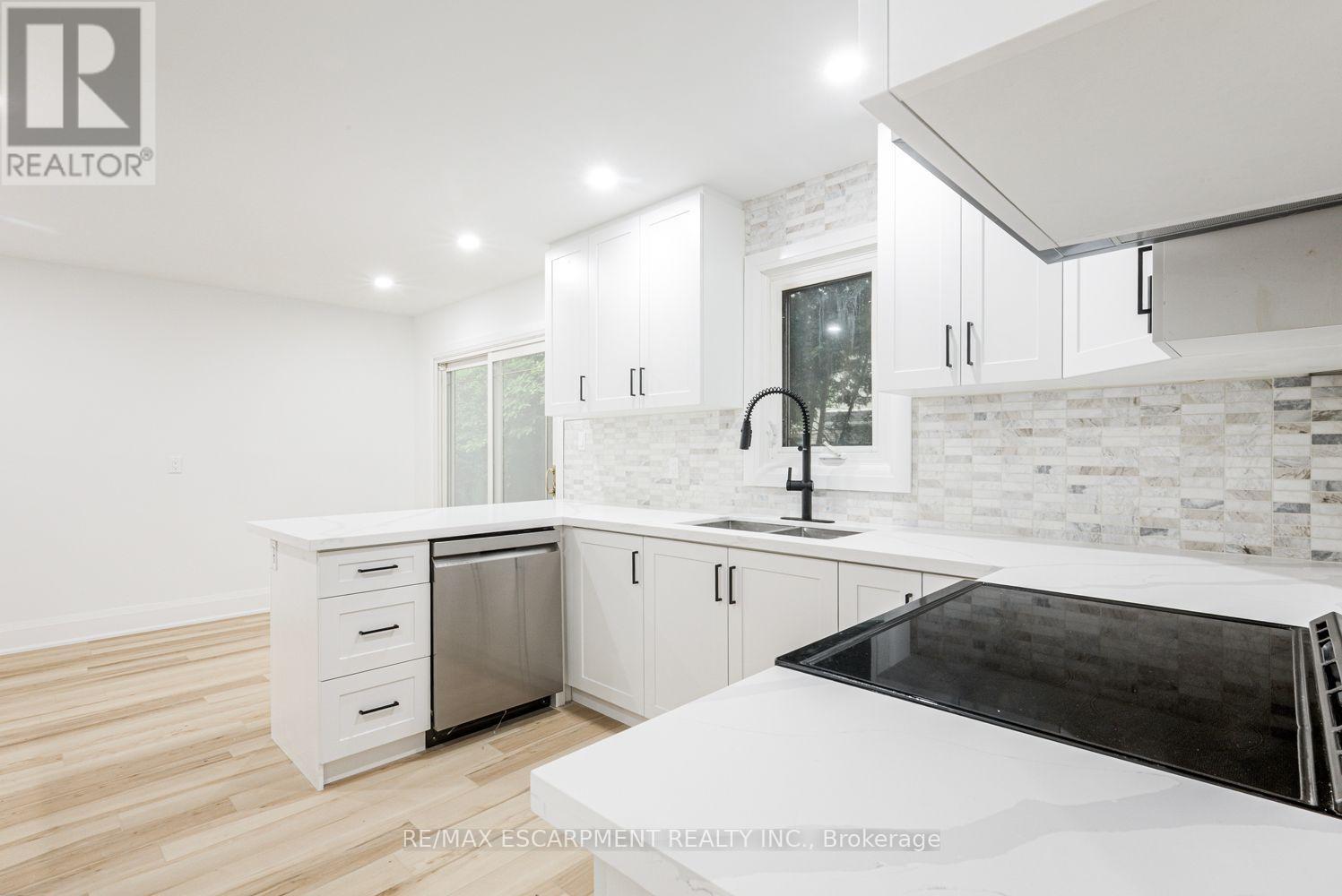 2104 Mississauga Road, Mississauga, ON