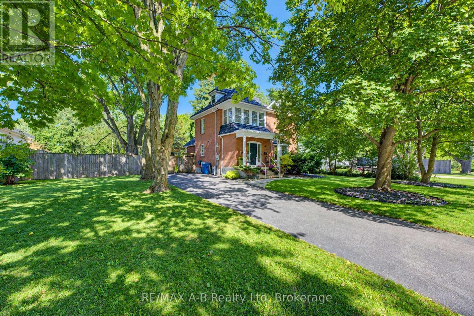 204 Delamere Avenue, Stratford, ON