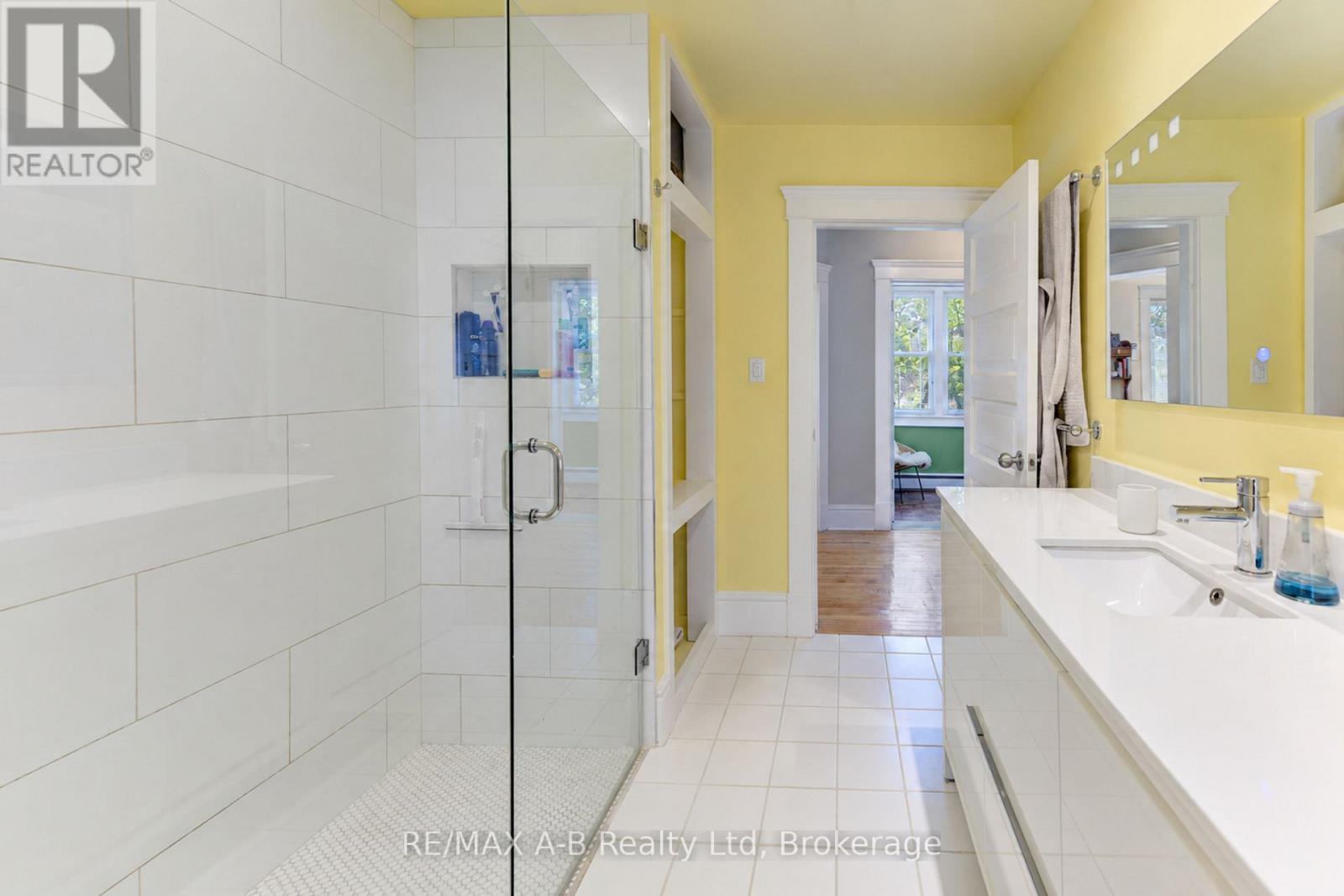 second floor 3 pc bath - 204 Delamere Avenue, Stratford, ON