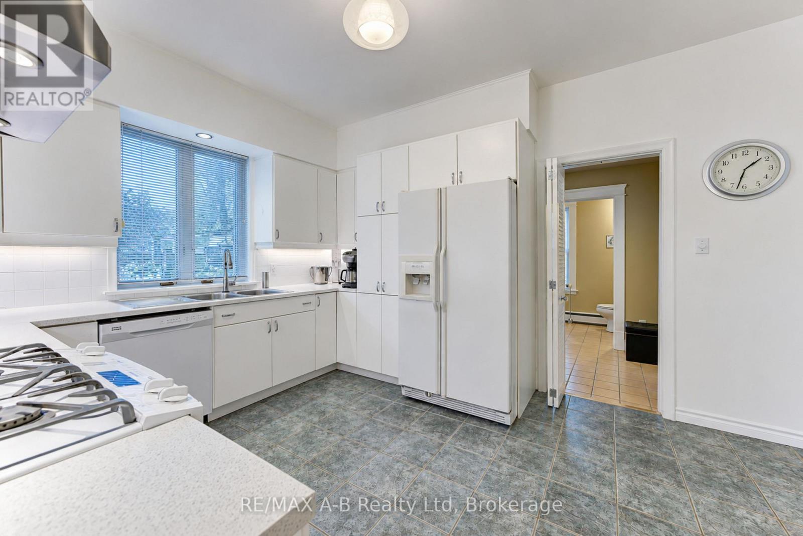 kitchen - 204 Delamere Avenue, Stratford, ON