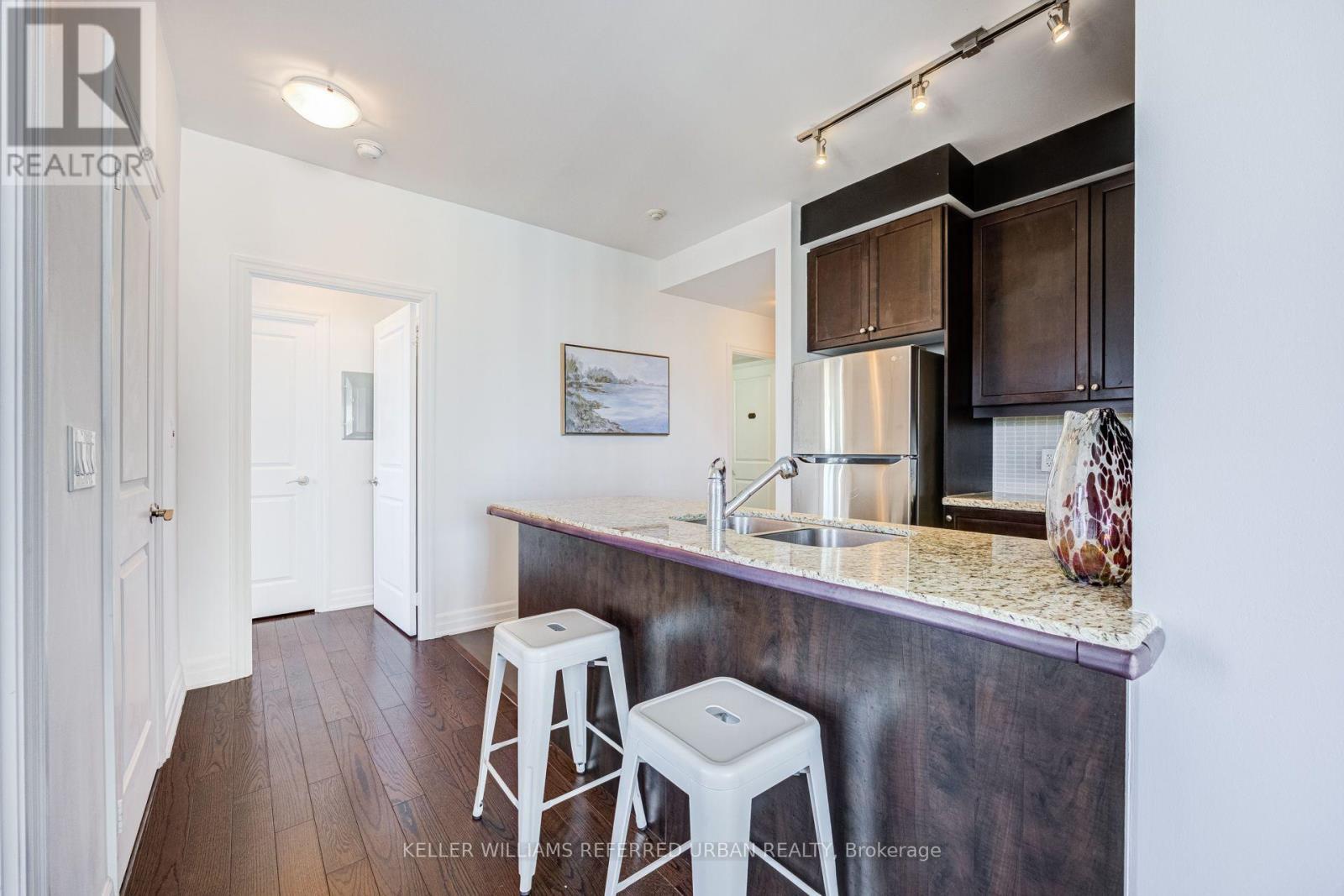 1006 - 500 St Clair Avenue W, Toronto, ON