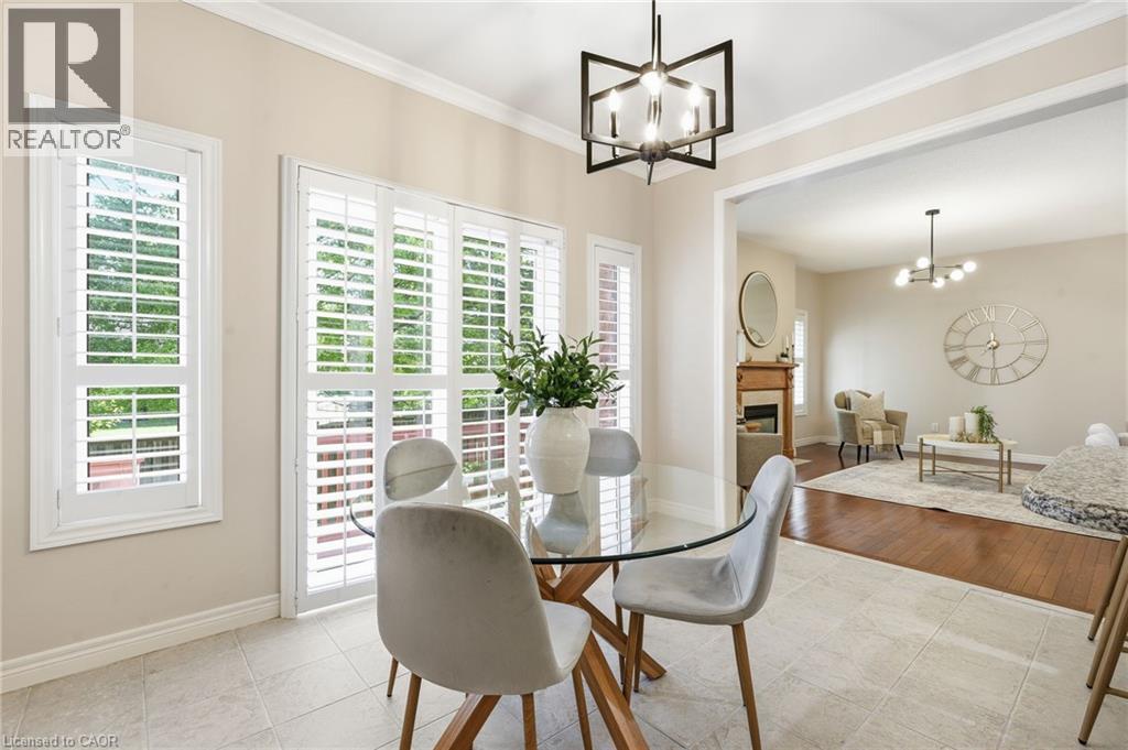 Breakfast Area with walkout to backyard - 2381 Grand Oak Trail, Oakville, ON