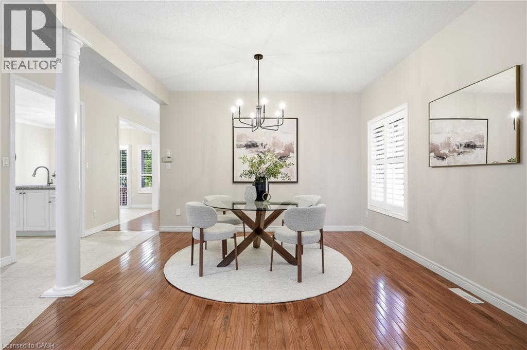 Hardwood flooring and neutral wall tones - 2381 Grand Oak Trail, Oakville, ON
