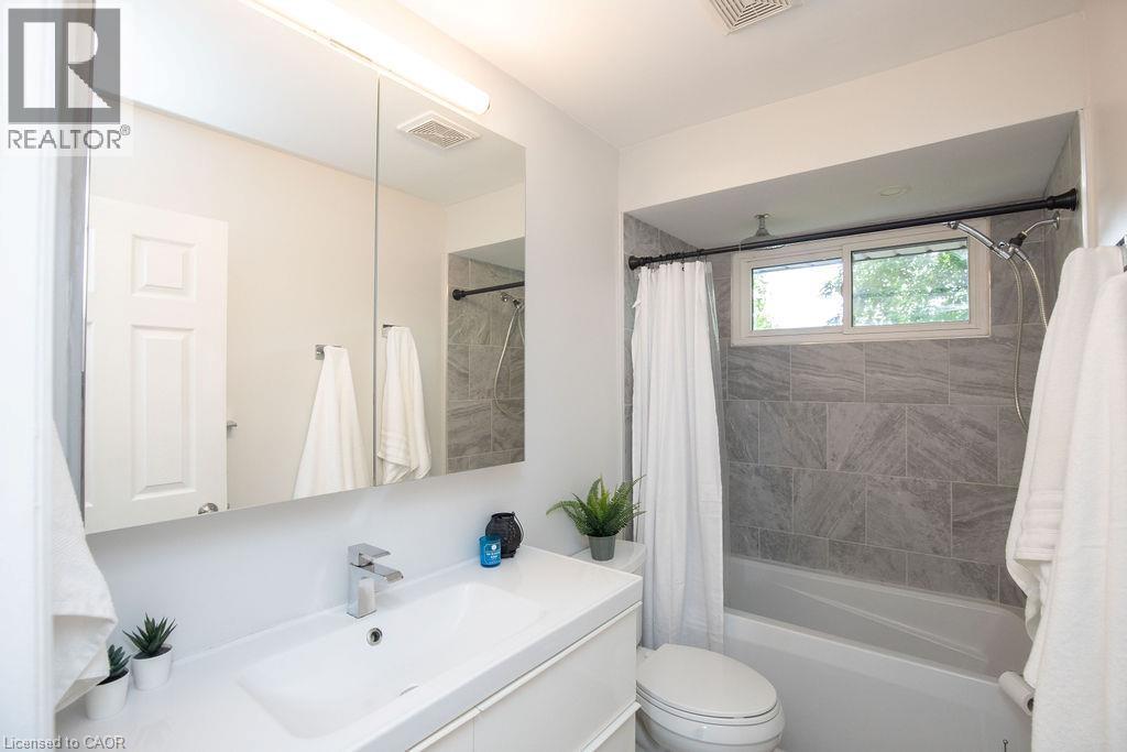 57 Valery Court, Hamilton, ON