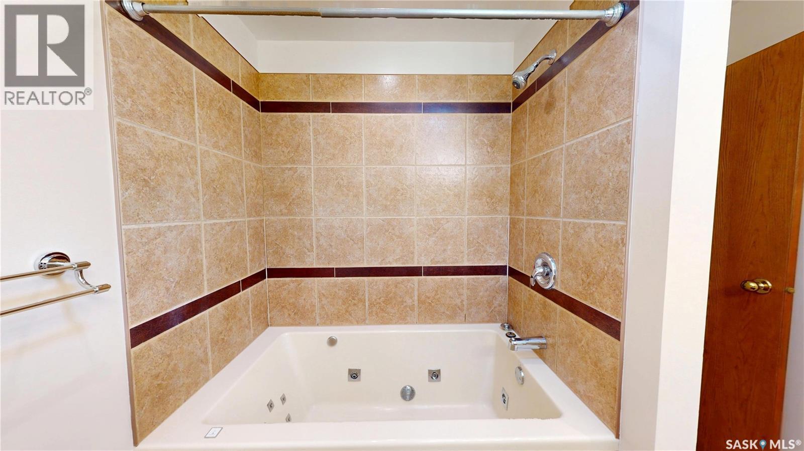 610 Nesslin Crescent, Saskatoon, SK