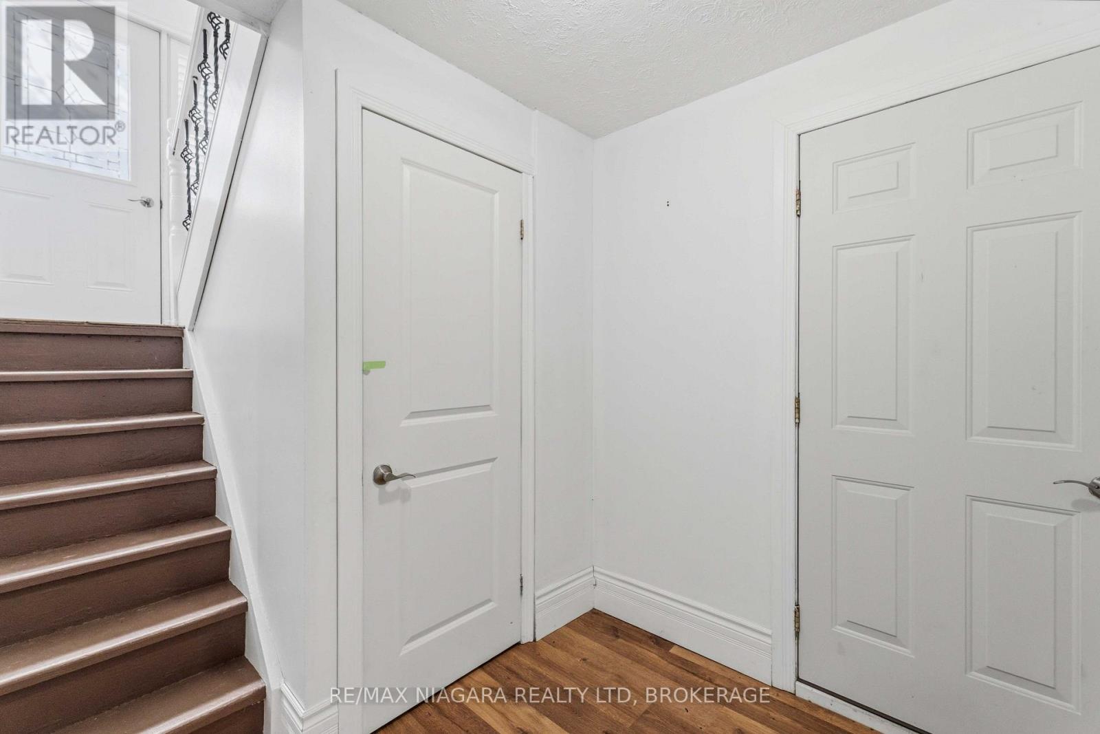 Storage and Garage Doors - 60 Brant Avenue, Welland (N. Welland), ON