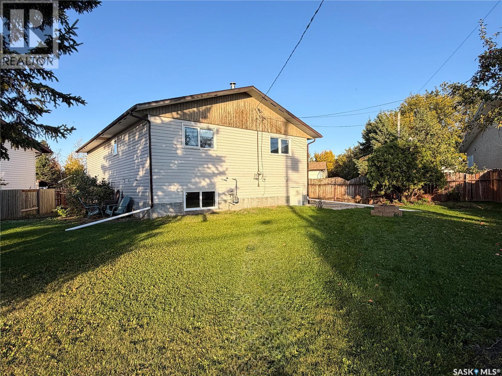 10 Evans Place, Meadow Lake, SK