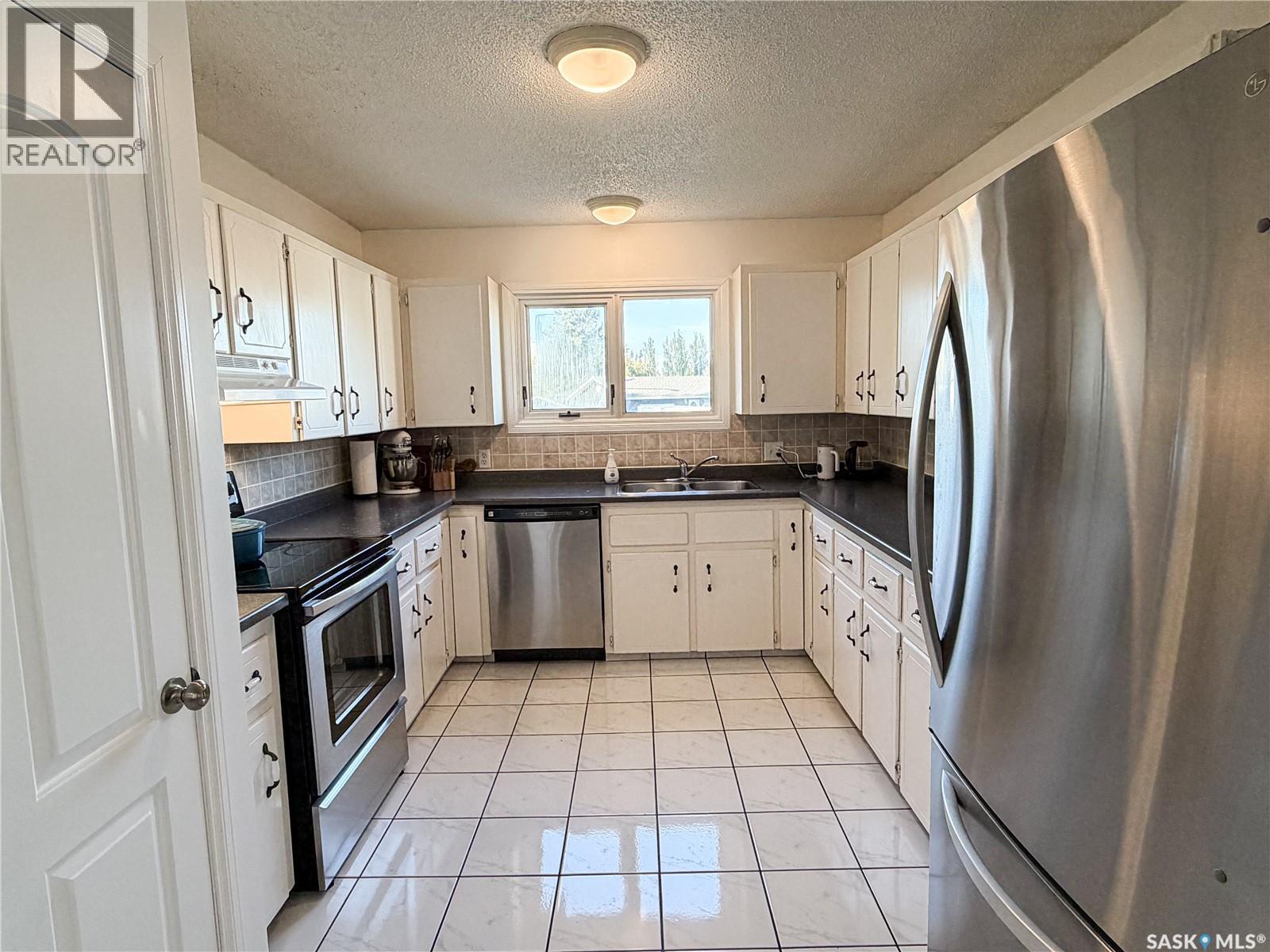 10 Evans Place, Meadow Lake, SK