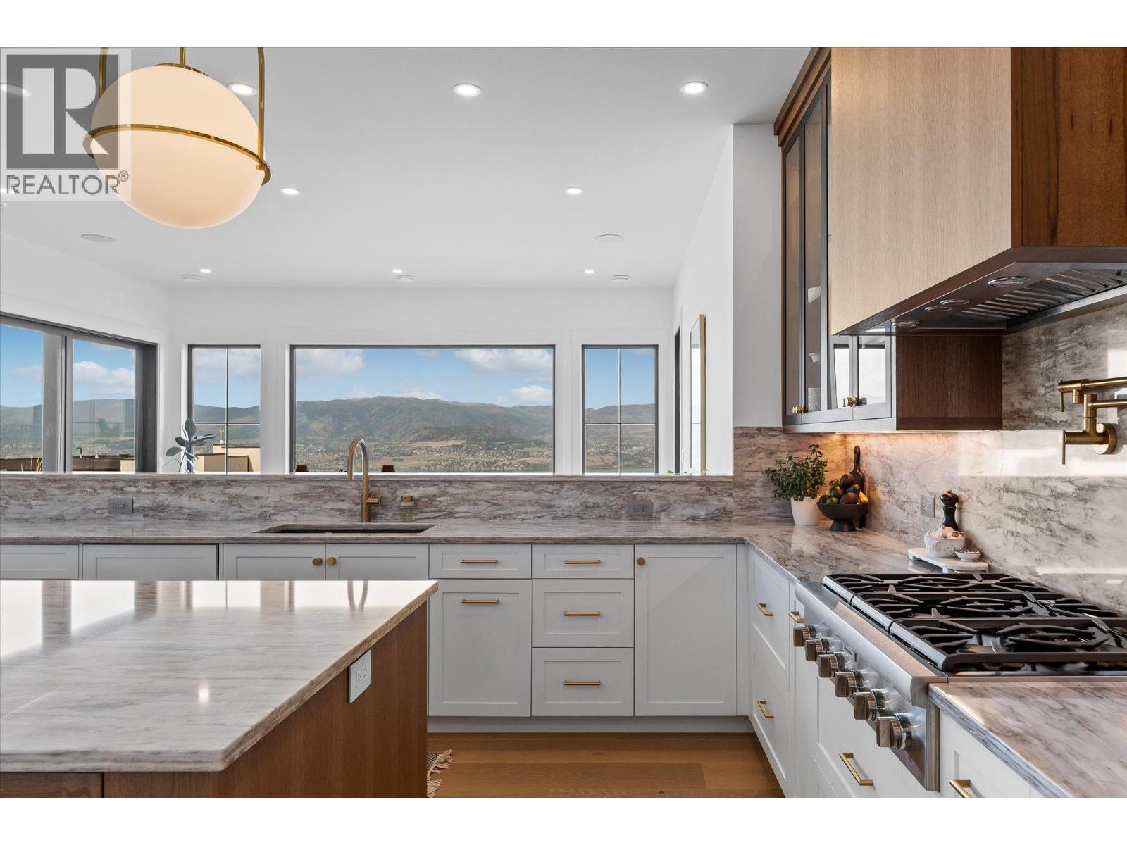 5631 Upper Mission Court, Kelowna, BC