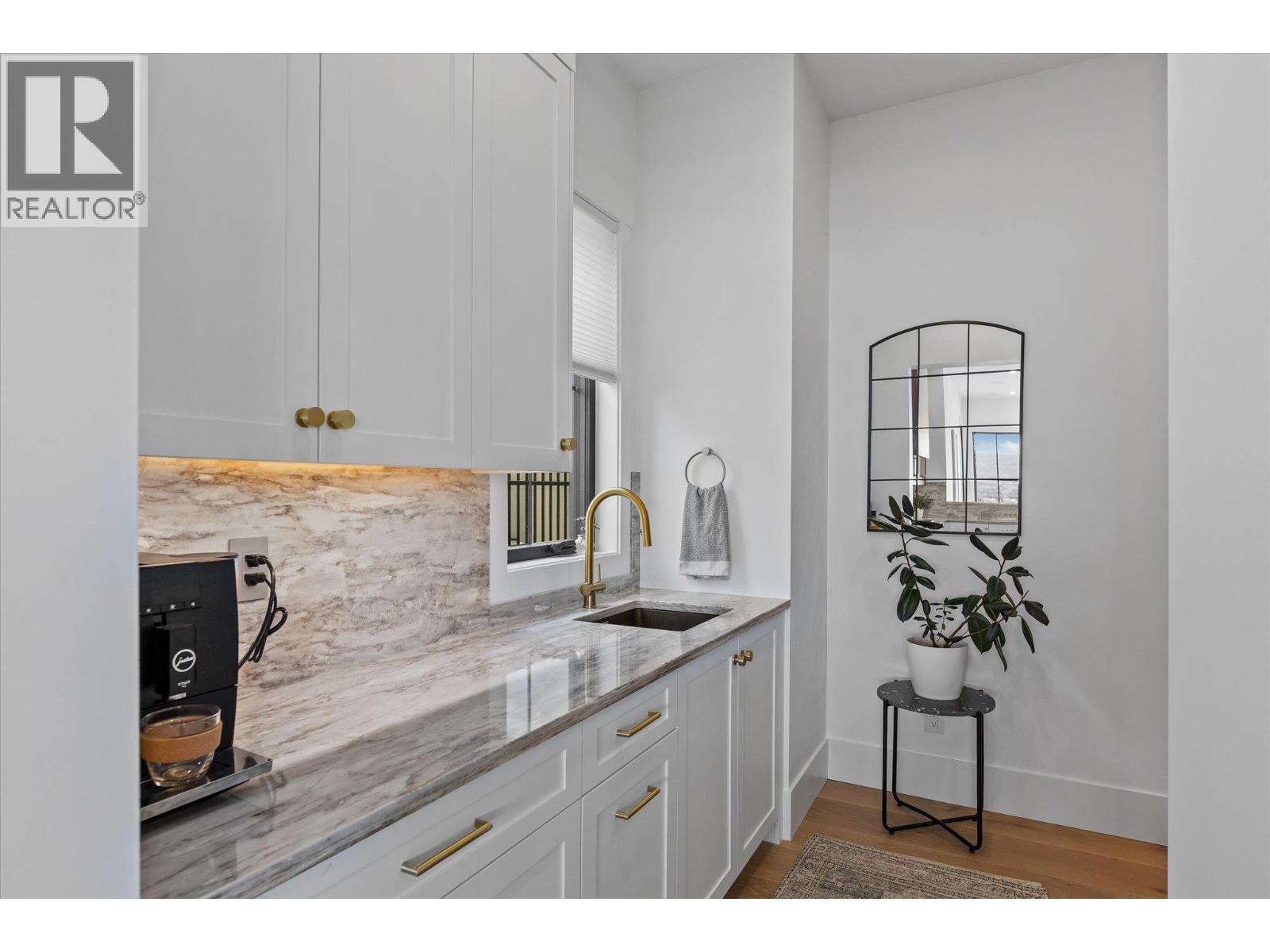 5631 Upper Mission Court, Kelowna, BC