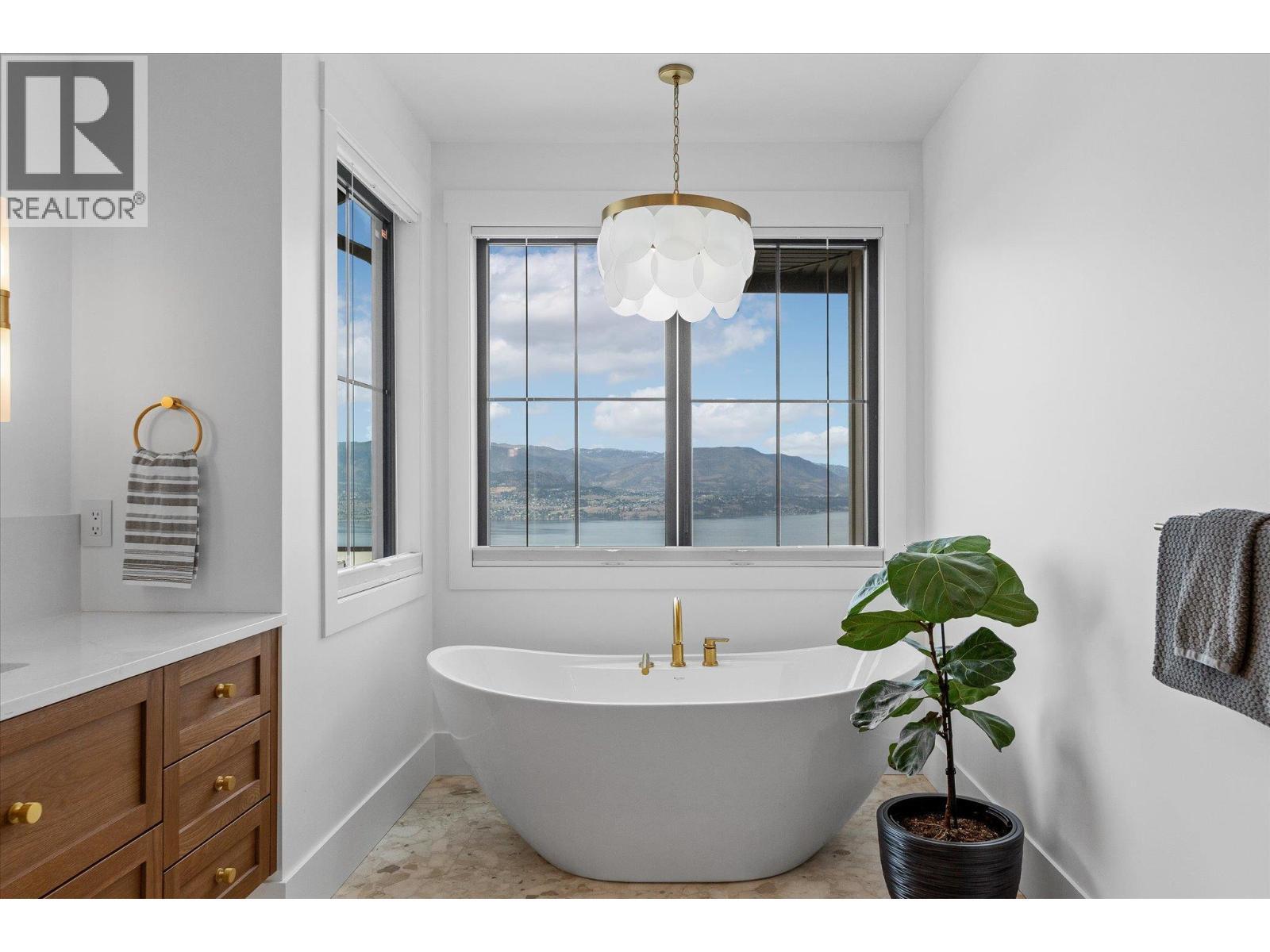 5631 Upper Mission Court, Kelowna, BC