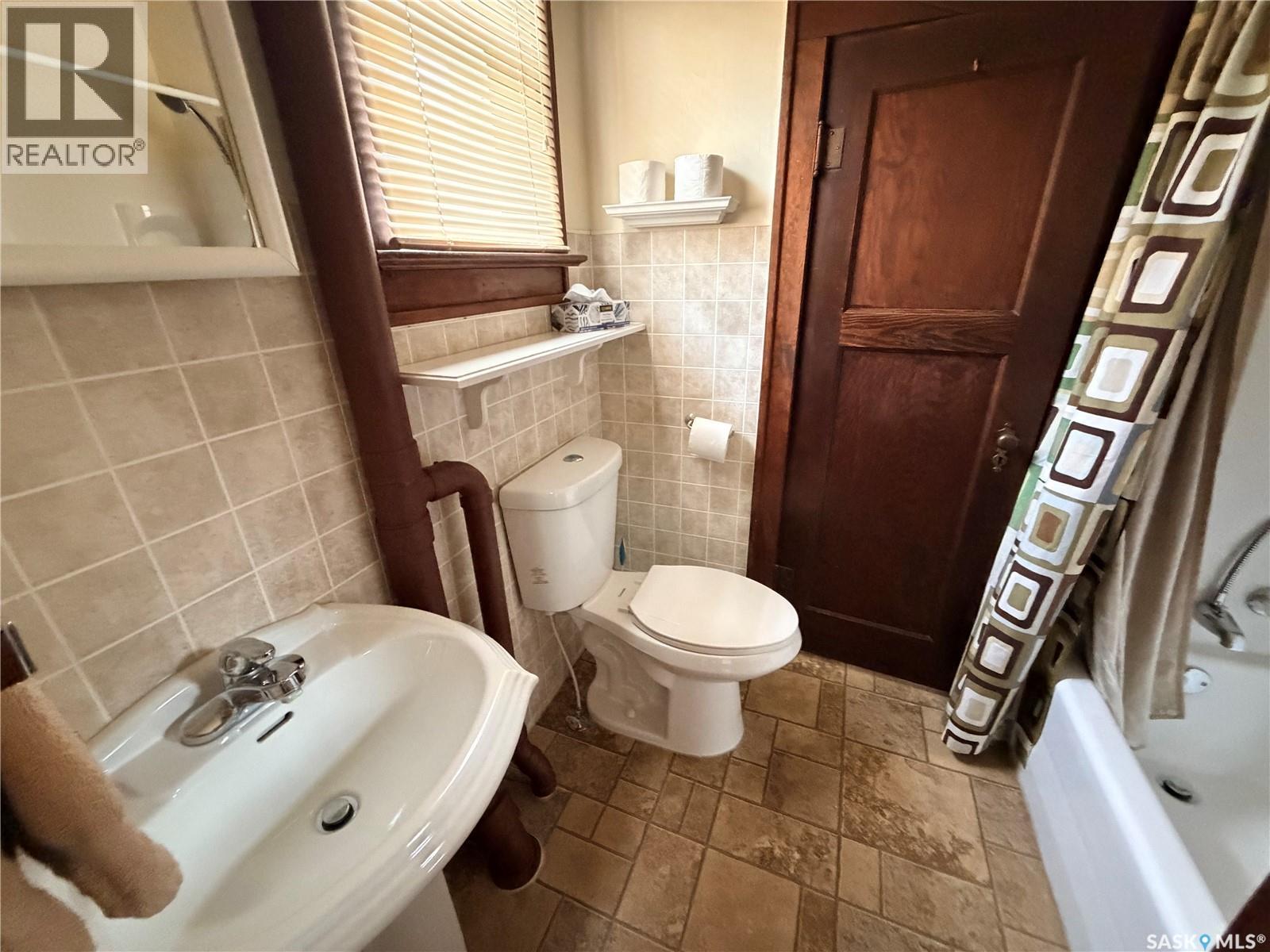 203 4Th Avenue E, Assiniboia, SK