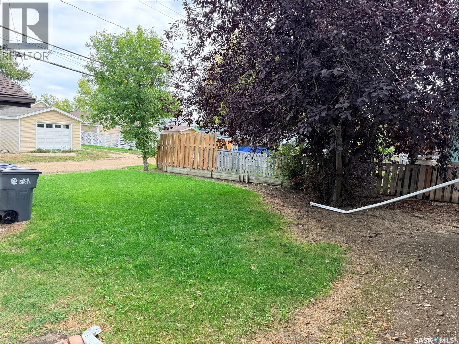 203 4Th Avenue E, Assiniboia, SK
