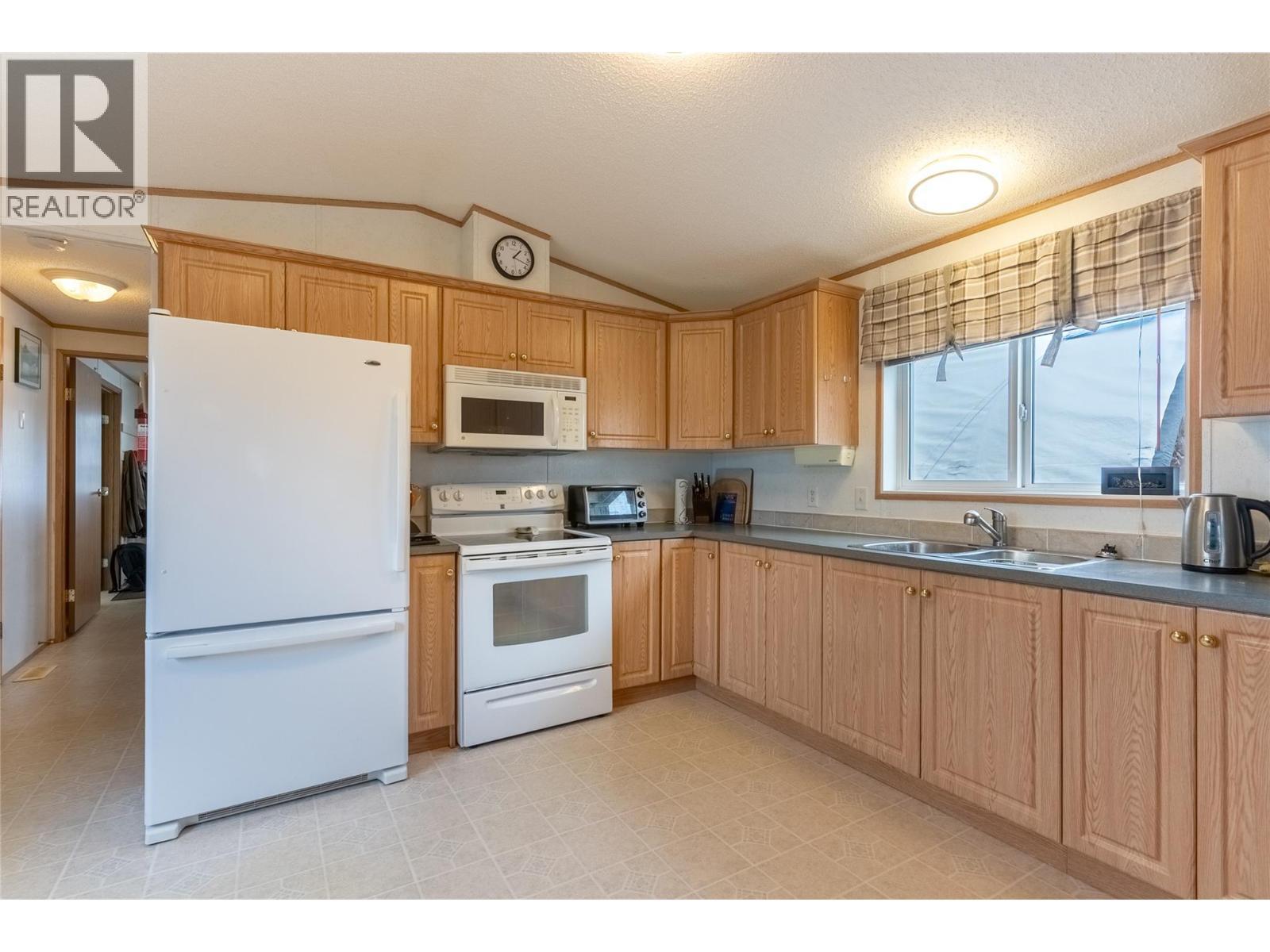 11 Topaz Crescent, Logan Lake, BC