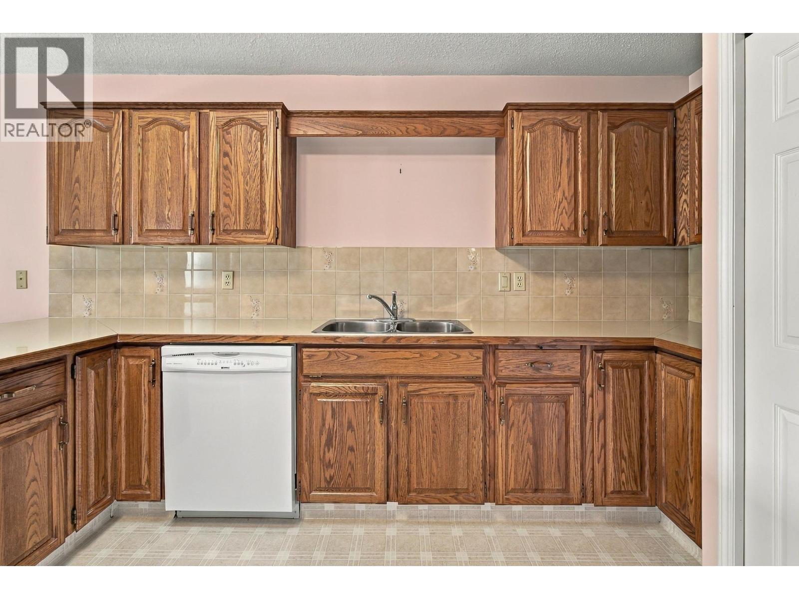 2200 Gordon Drive Unit# 34, Kelowna, BC
