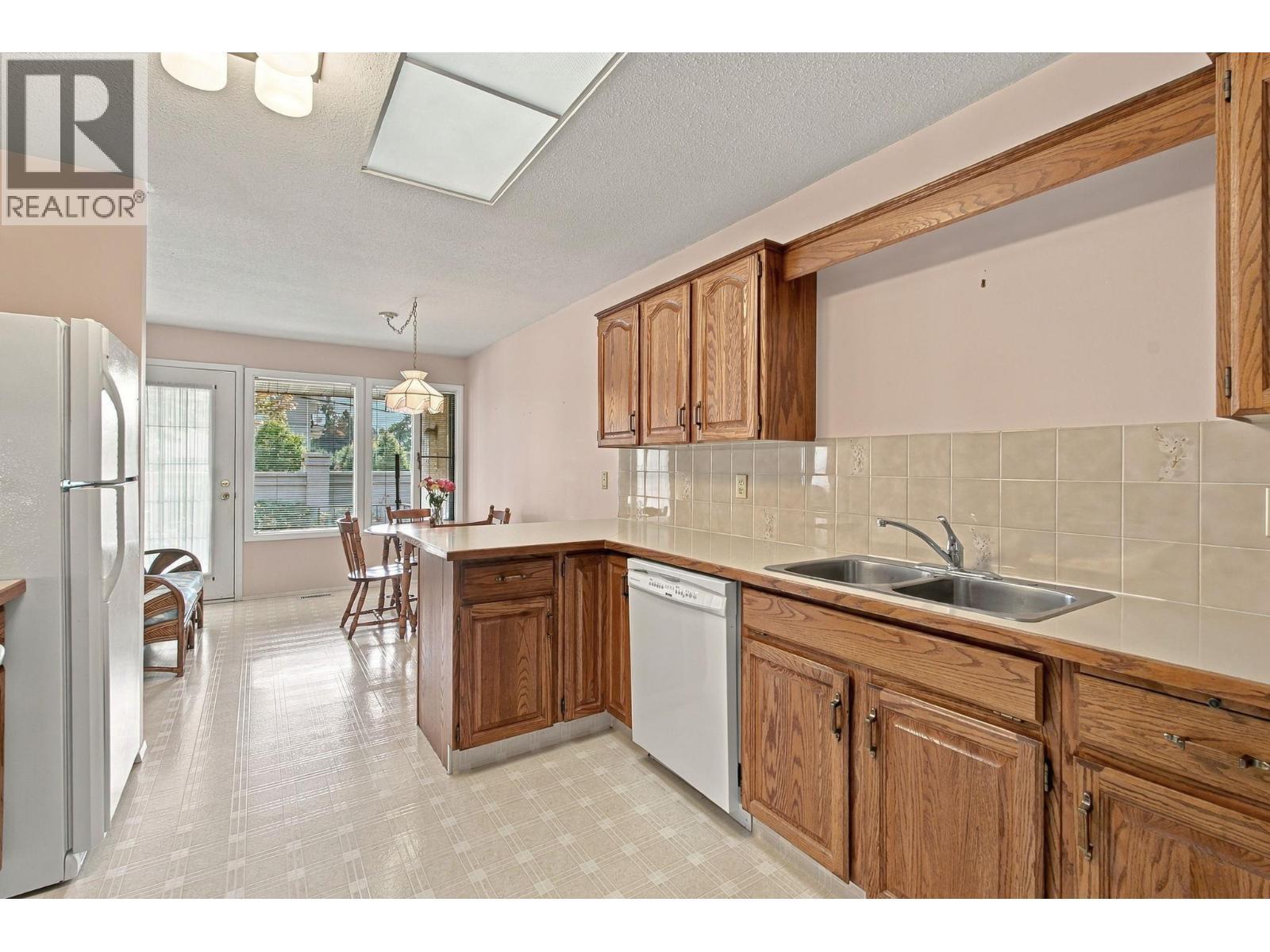 2200 Gordon Drive Unit# 34, Kelowna, BC