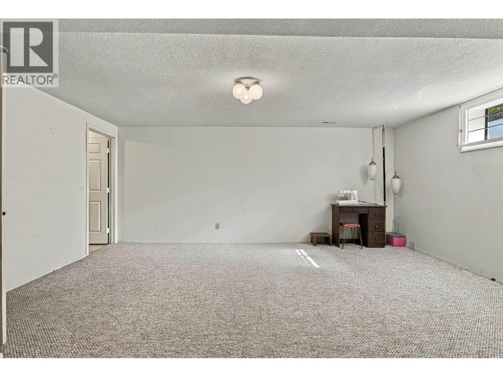 2200 Gordon Drive Unit# 34, Kelowna, BC