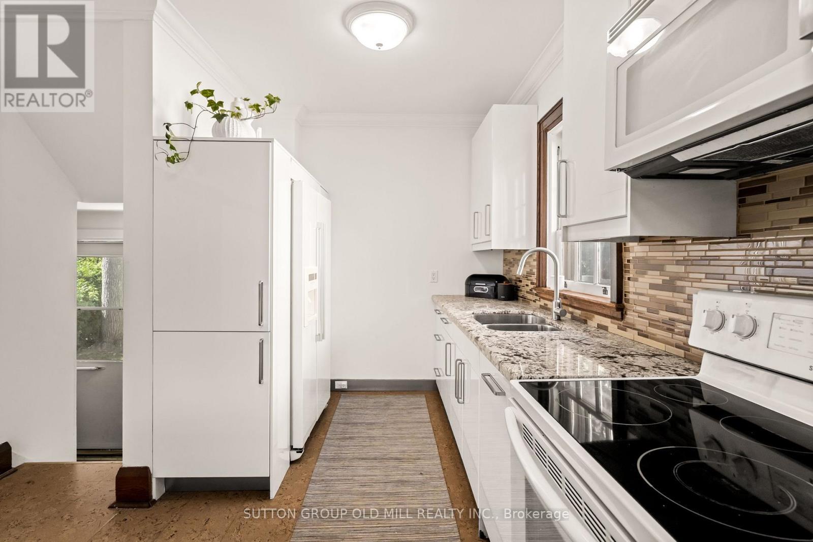 1372 Islington Avenue, Toronto, ON
