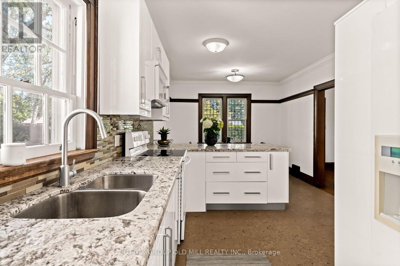 1372 Islington Avenue, Toronto, ON