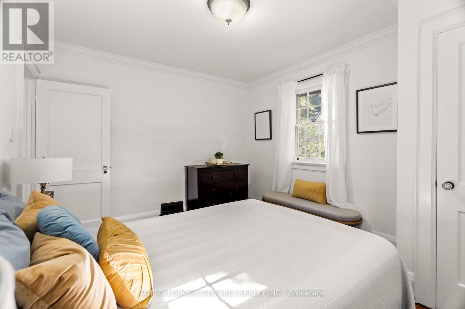 1372 Islington Avenue, Toronto, ON