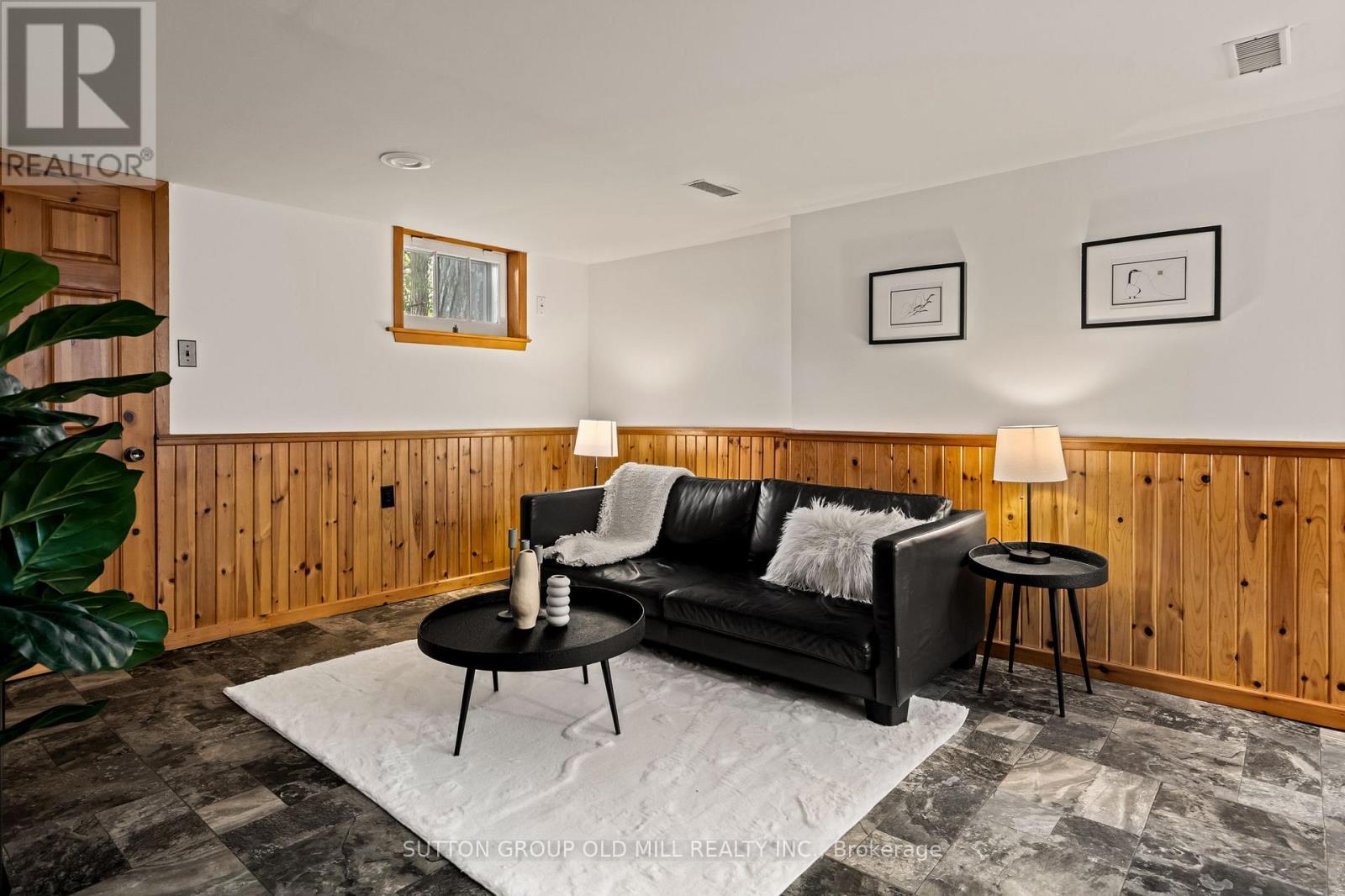 1372 Islington Avenue, Toronto, ON