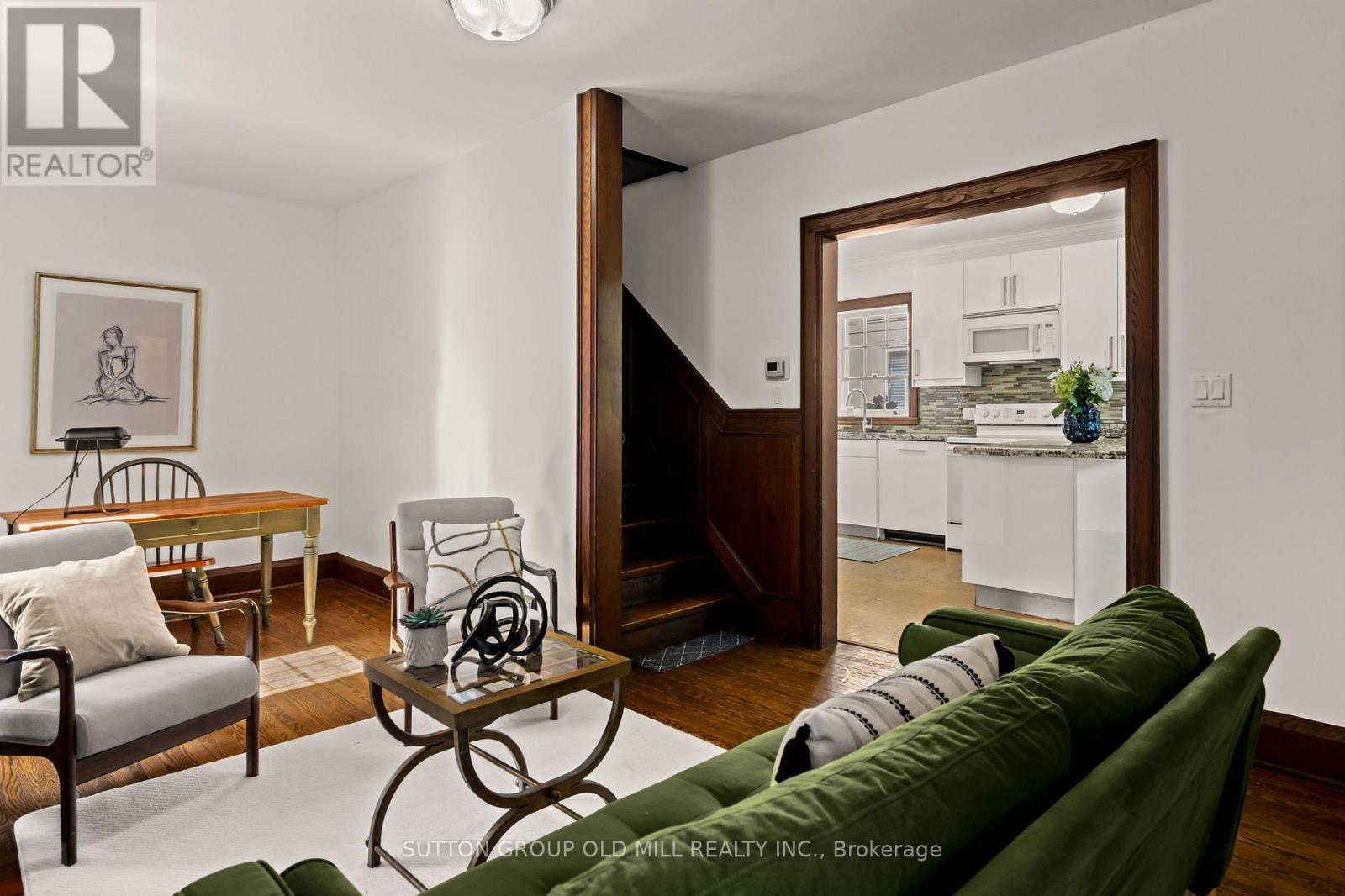 1372 Islington Avenue, Toronto, ON