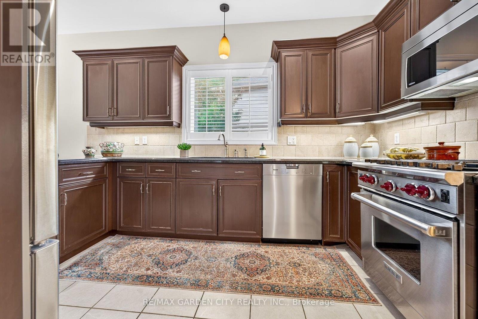 18 Heathcote Court, Grimsby, ON