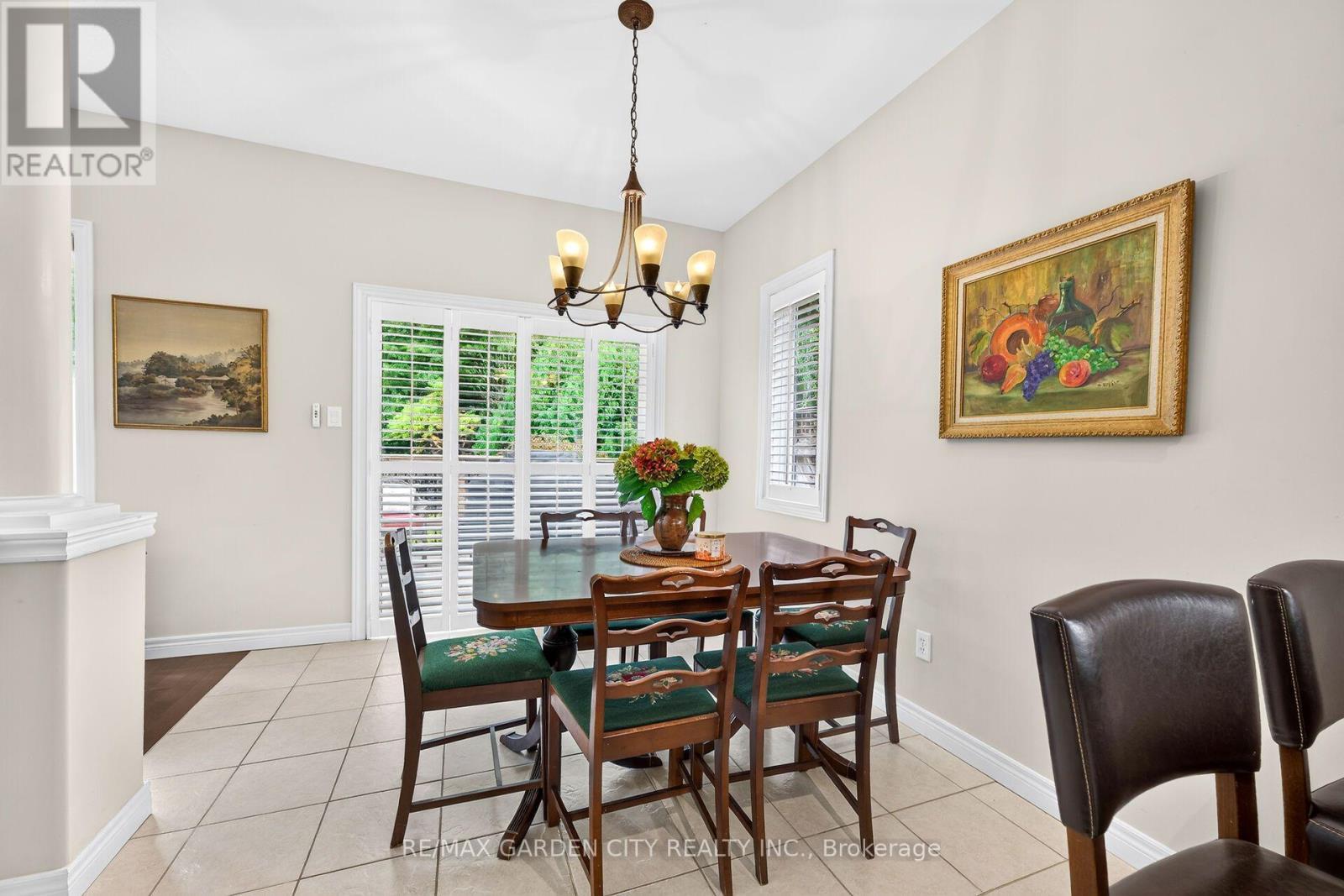 18 Heathcote Court, Grimsby, ON