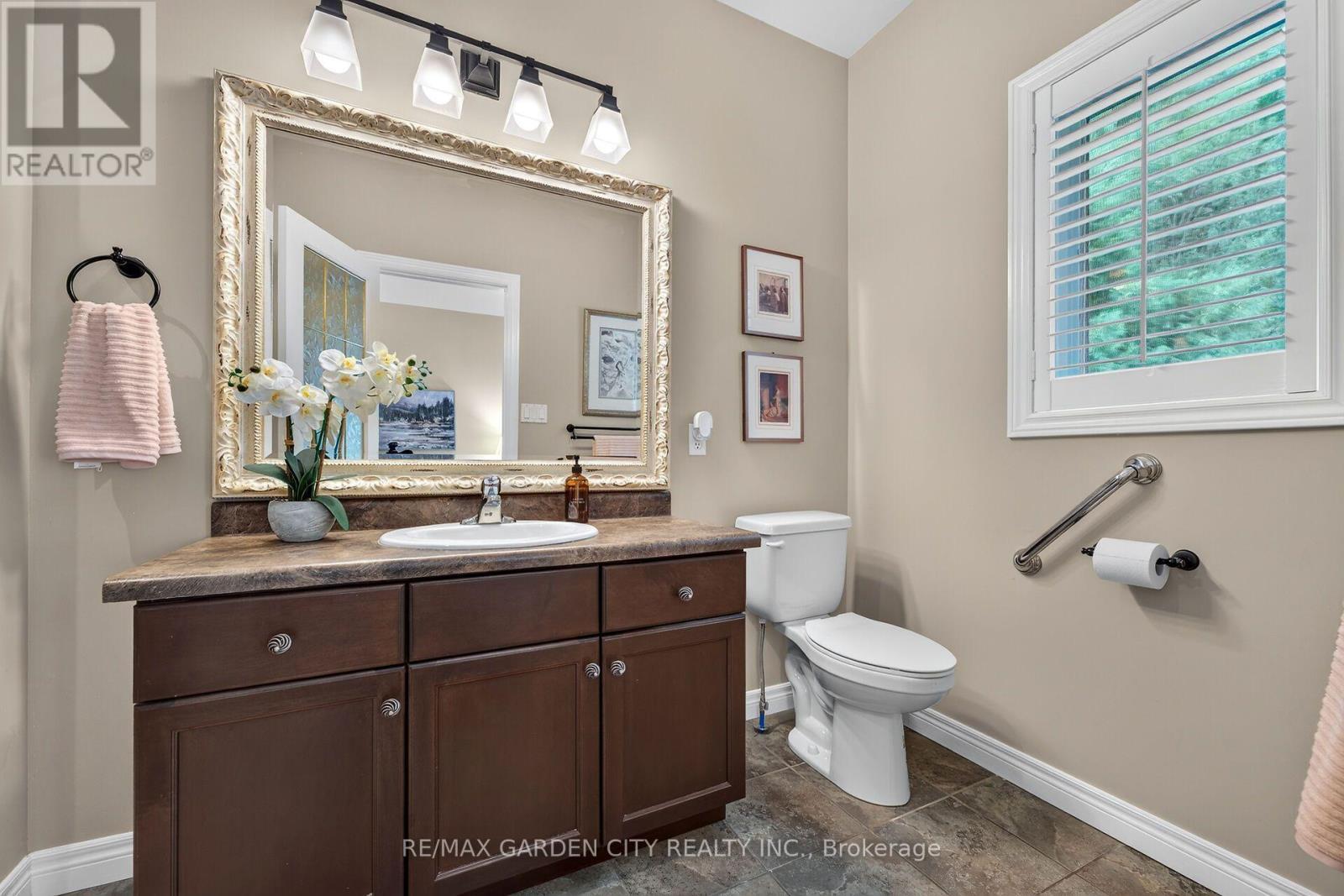 18 Heathcote Court, Grimsby, ON
