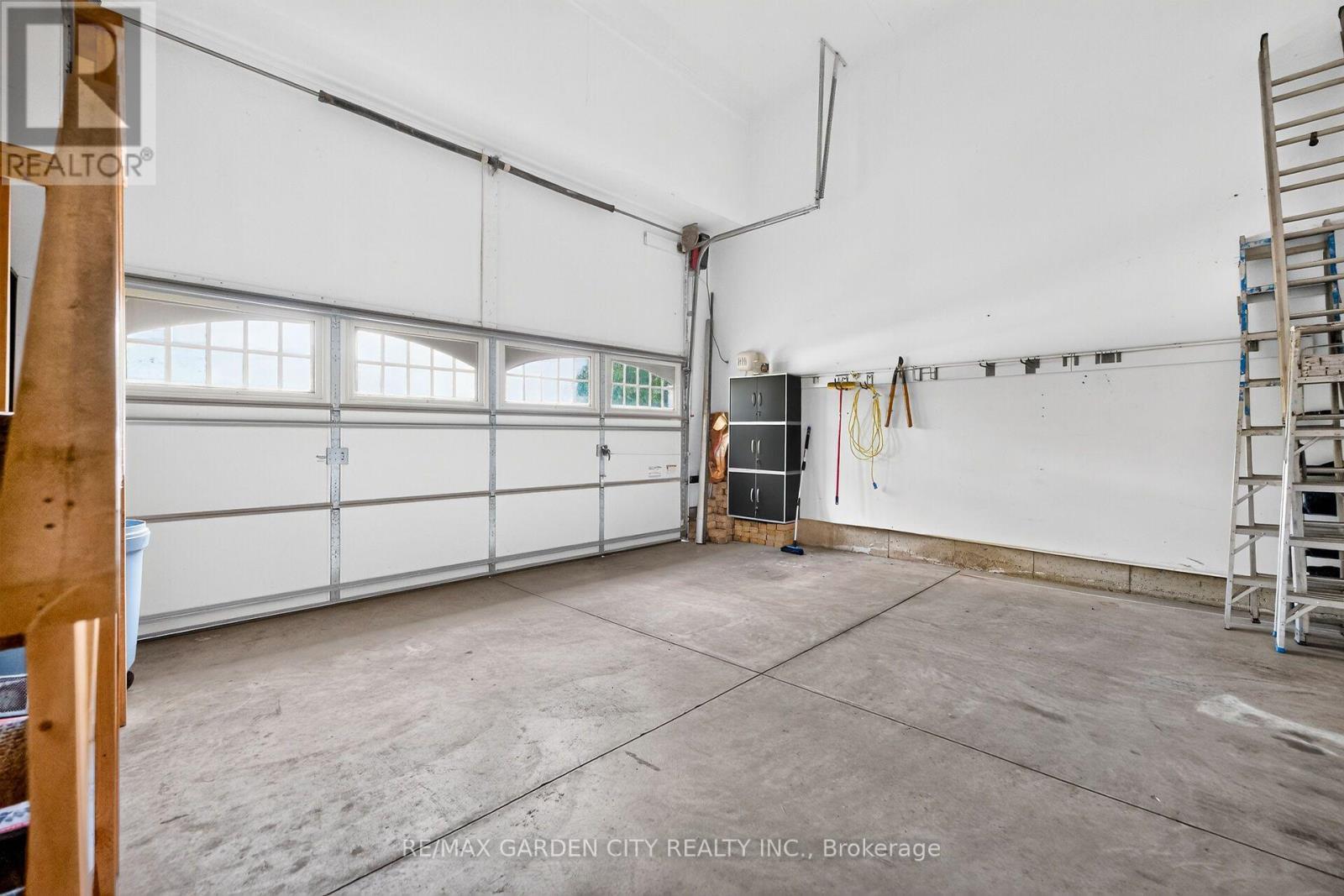 18 Heathcote Court, Grimsby, ON