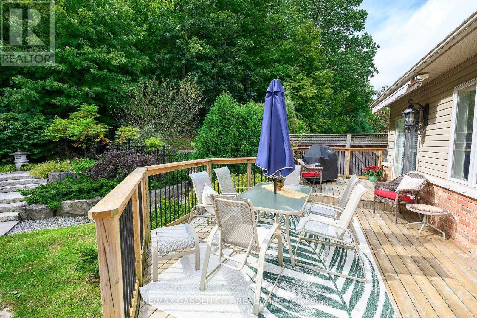 18 Heathcote Court, Grimsby, ON