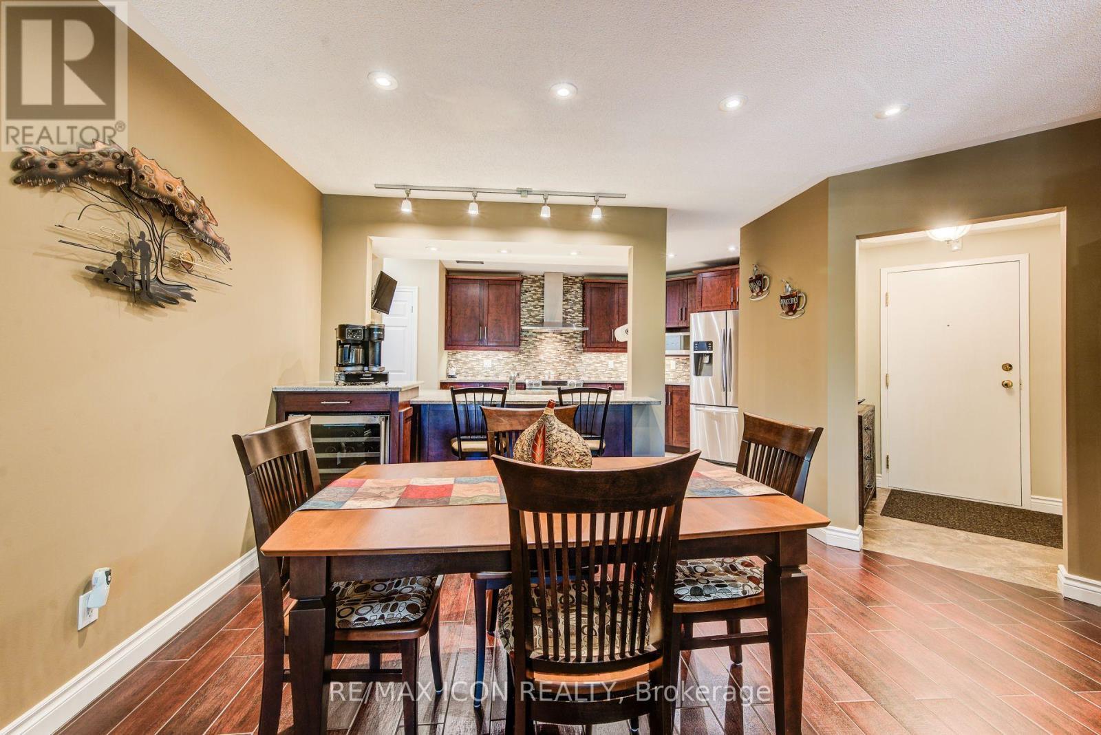 32 - 45 Blue Springs Drive, Waterloo, ON