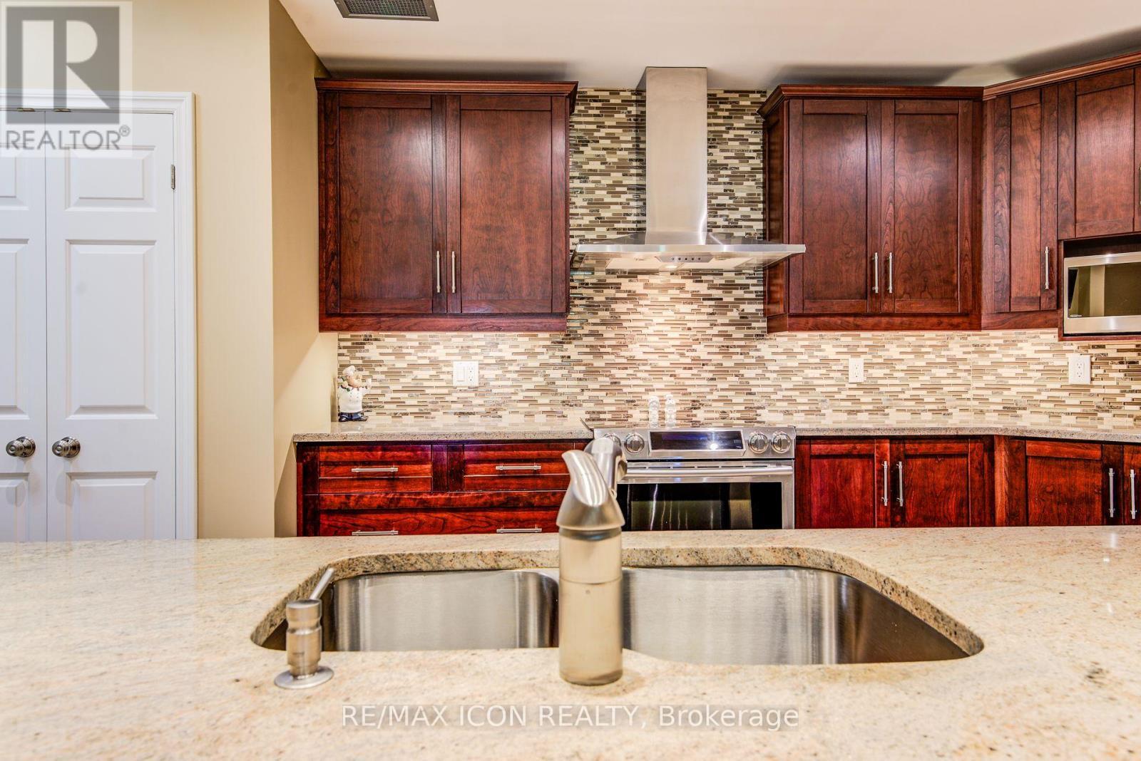 32 - 45 Blue Springs Drive, Waterloo, ON