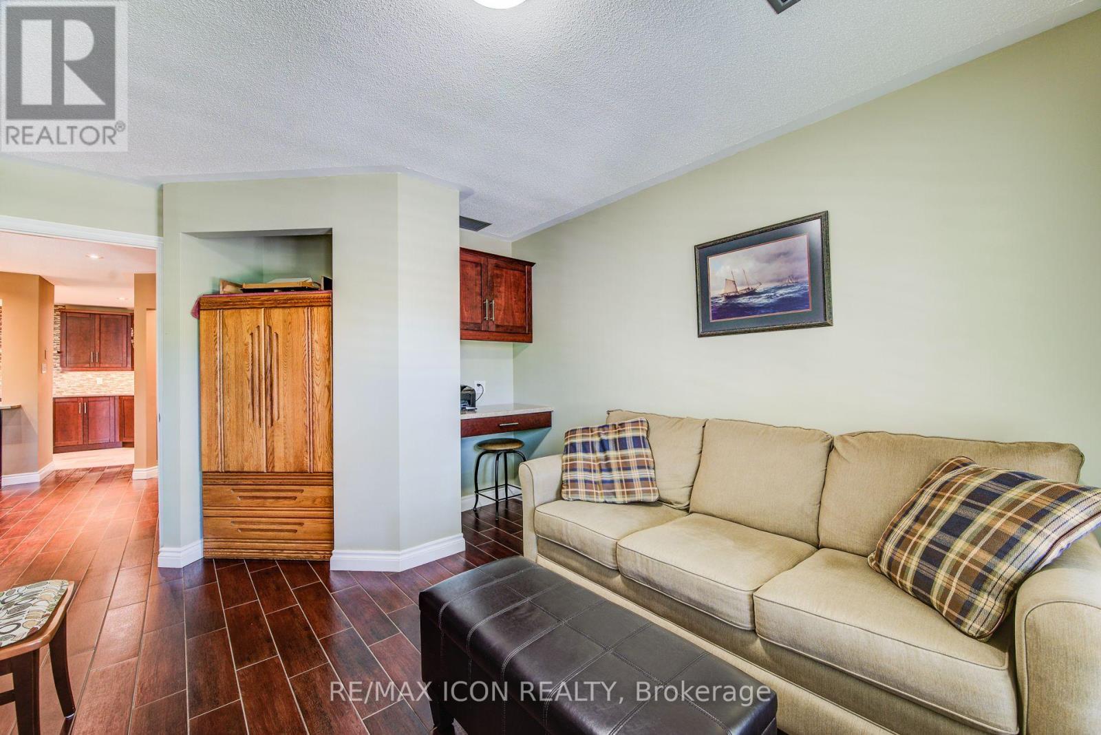 32 - 45 Blue Springs Drive, Waterloo, ON