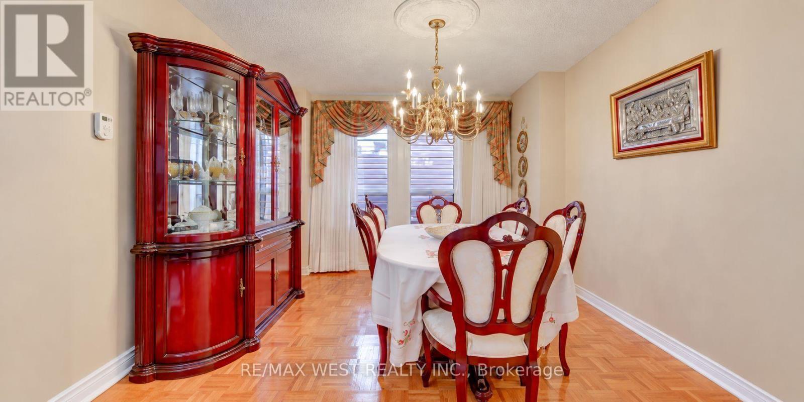396 Bartlett Avenue N, Toronto, ON