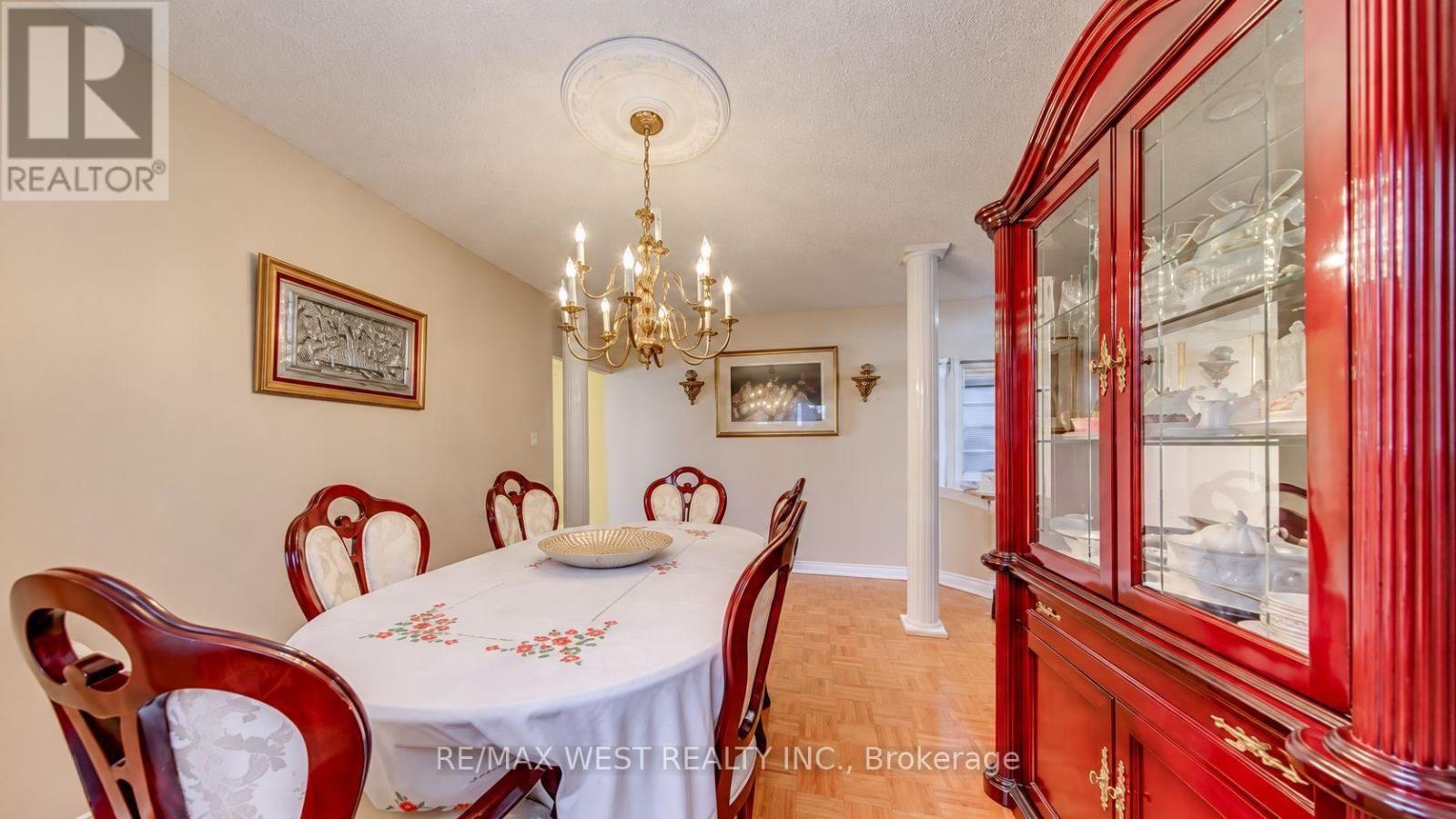 396 Bartlett Avenue N, Toronto, ON